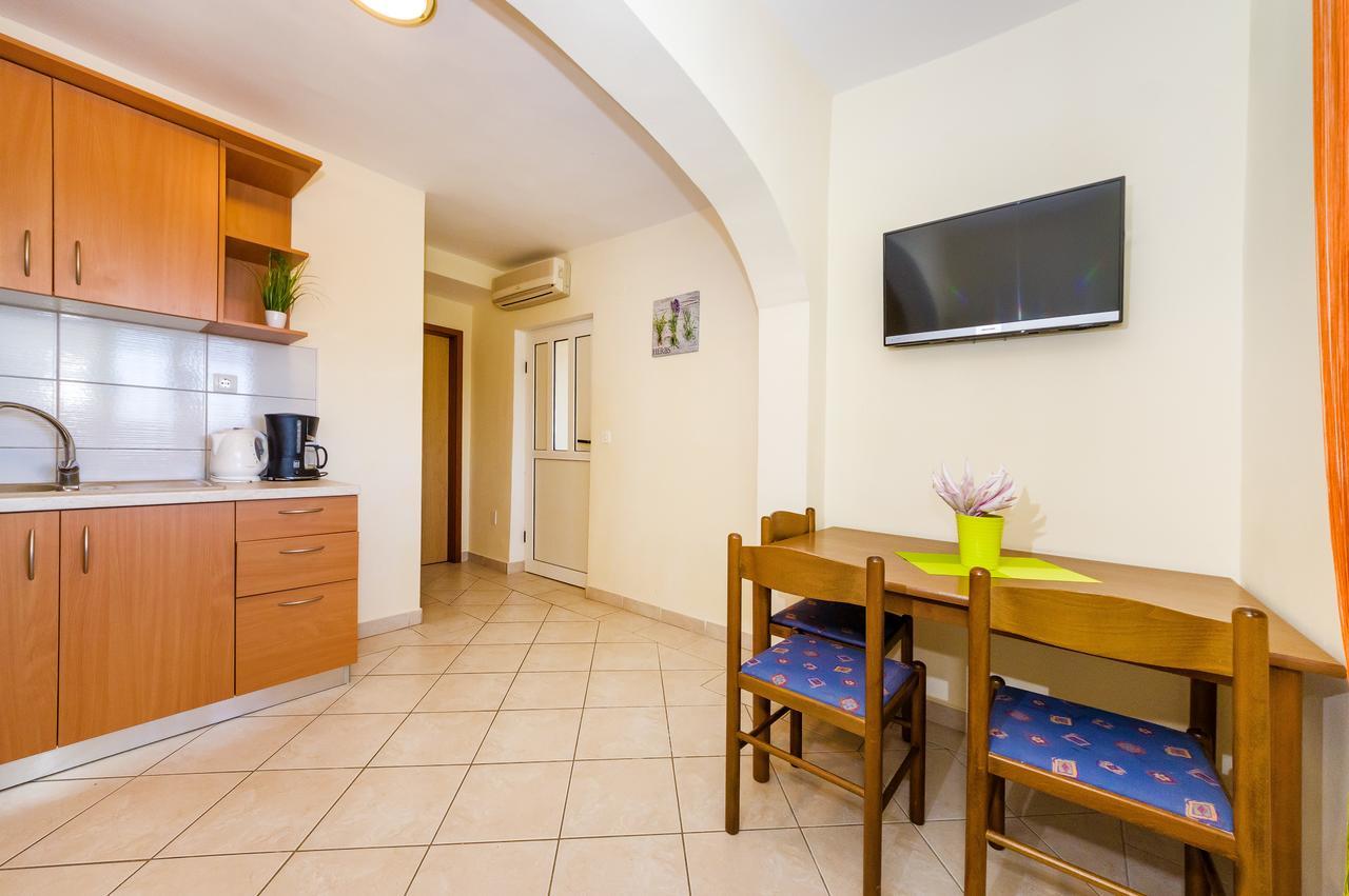Apartment Nin - Vrsi At The Beach Εξωτερικό φωτογραφία